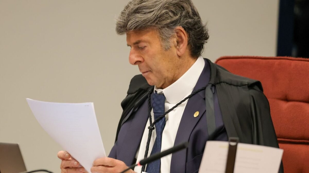 Fux pede acesso integral a investigações de Moraes e causa incômodo no STF