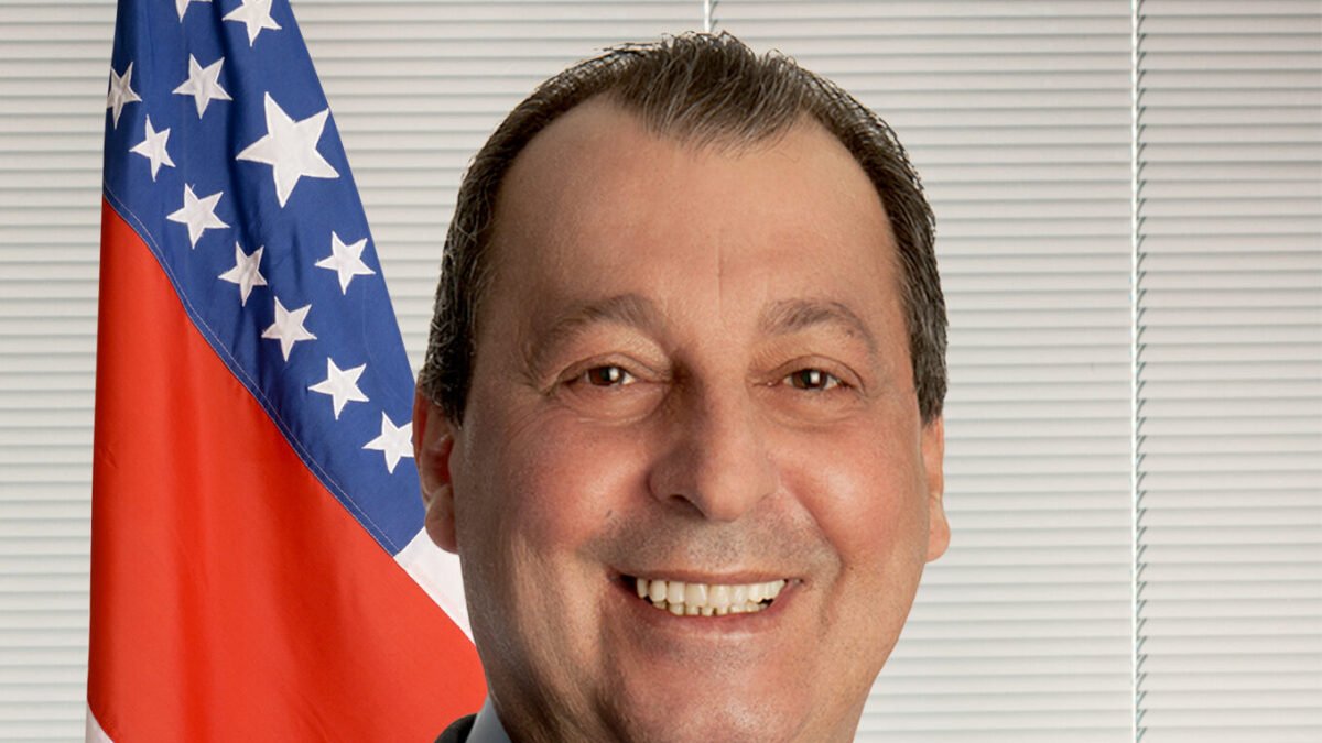 Omar Aziz (PSD) é eleito governador do Amazonas com 60% dos votos válidos