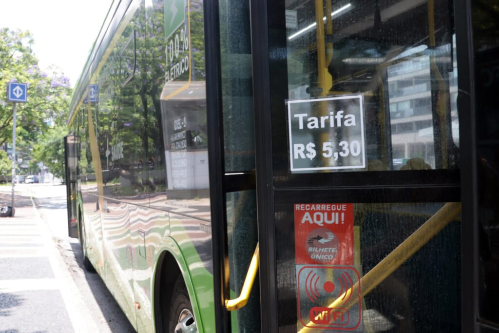 Ônibus do transporte coletivo de São Paulo já exibem o novo valor da tarifa