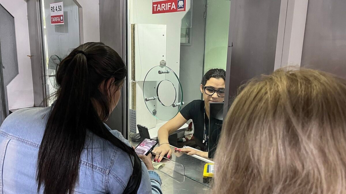 Suspeito de golpe do falso Pix é preso em João Pessoa após ficar com 2 celulares de lojista