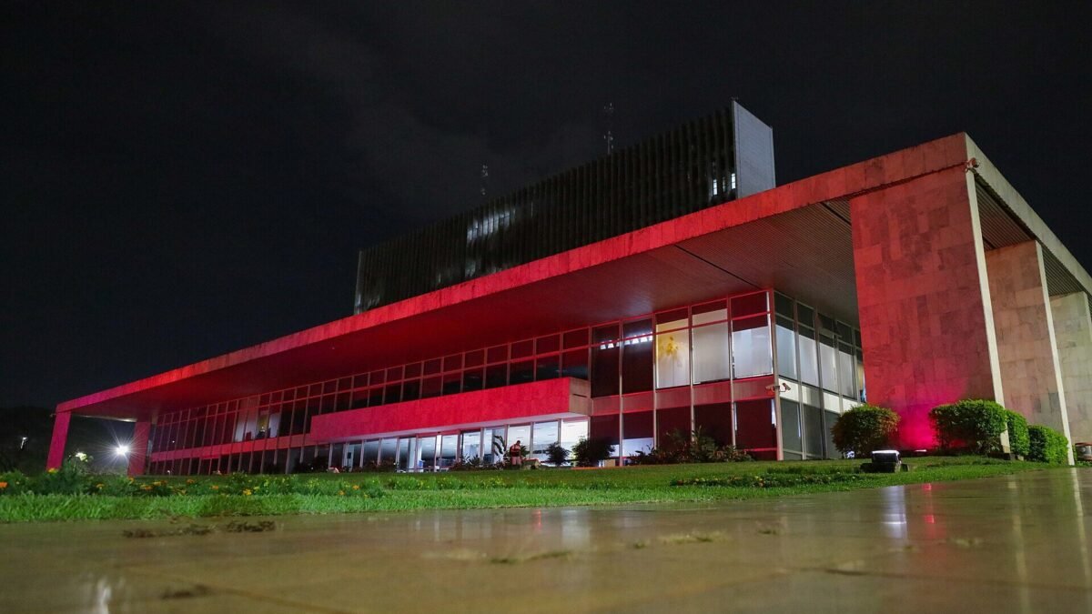 Dia do Servidor no DF passa para sexta (30) e emenda com Finados; decreto sai na segunda (19)