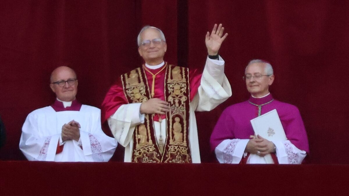 Papa Leão XIV será internado na terça (13) para retirar nódulo no pulmão