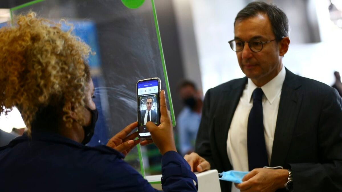 Embarque por reconhecimento facial: plano deve sair até meados de novembro