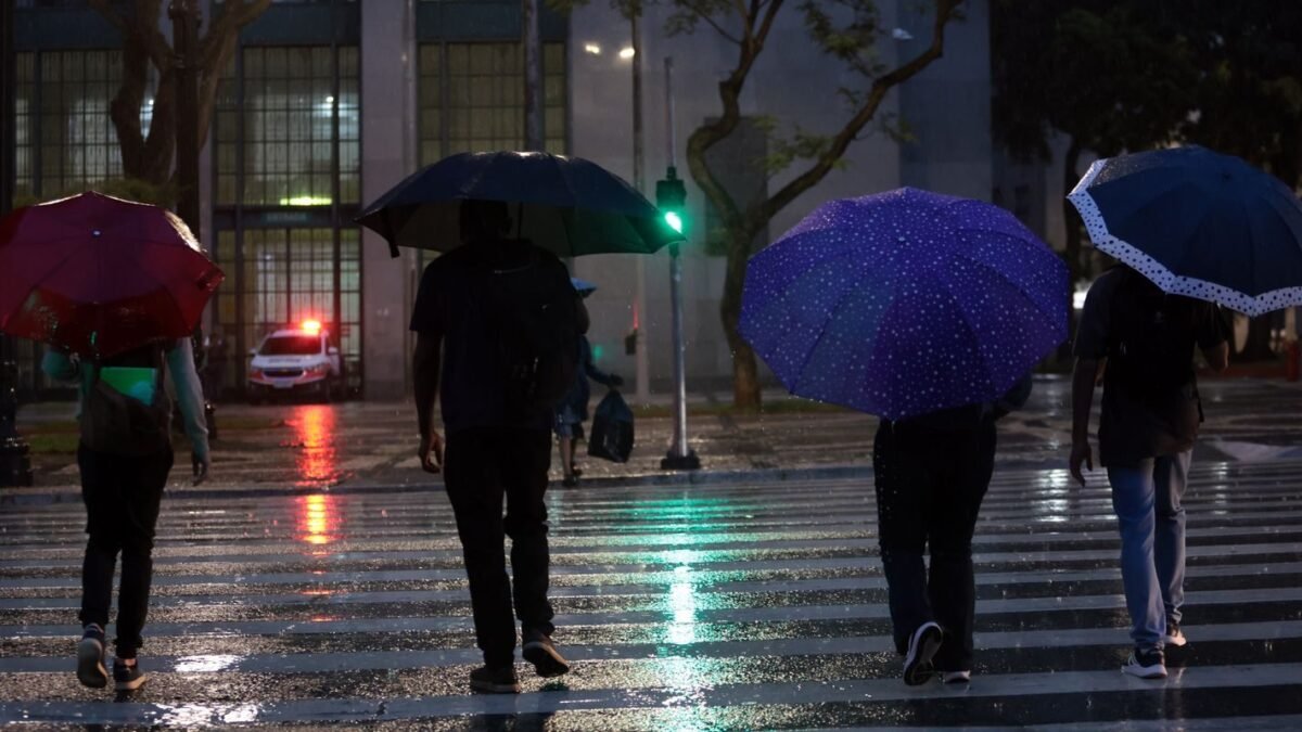 Previsão do tempo no feriado em SP: chuva à tarde e máxima de 27°C em Aparecida