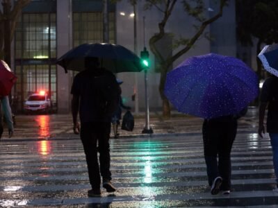 Previsão do tempo no feriado em SP: chuva à tarde e máxima de 27°C em Aparecida