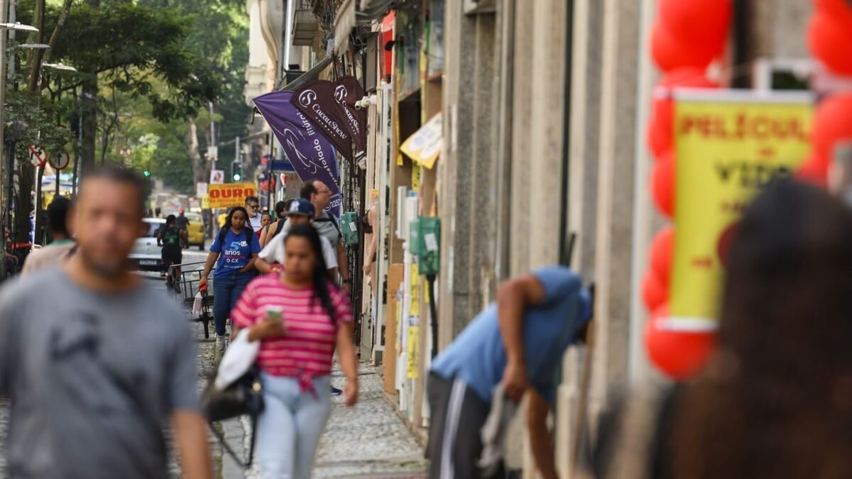 Fim da escala 6×1 é promulgado; jornada cai para 42 horas em dezembro e para 40 horas no fim de 2027