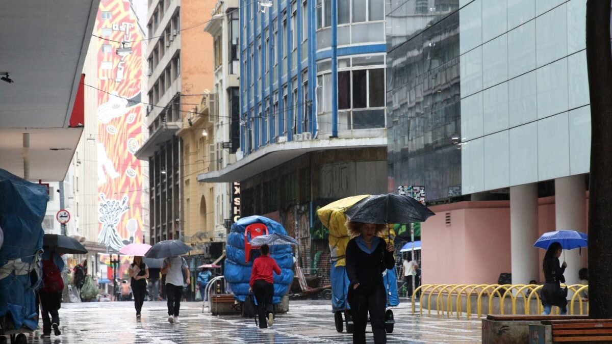 Alerta de chuva em SP chega pelo Cell Broadcast, mesmo no modo silencioso