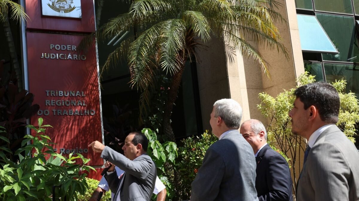 Justiça manda Índia Armelau retirar publicações sobre demissão de eleitores de Lula