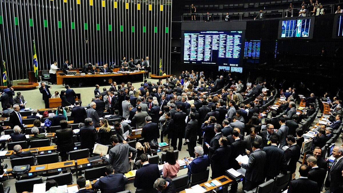 Deputados federais eleitos no Paraná: veja os 30 que ficam com as vagas, com 99,8% apurado