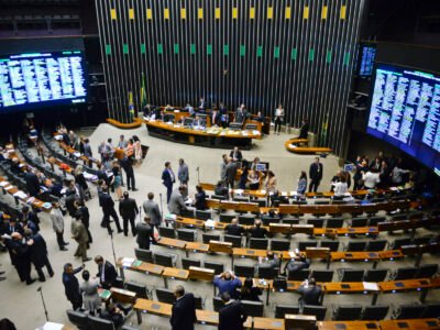 PL tem 121 deputados e PT, 69, na parcial da Câmara calculada pelo TSE