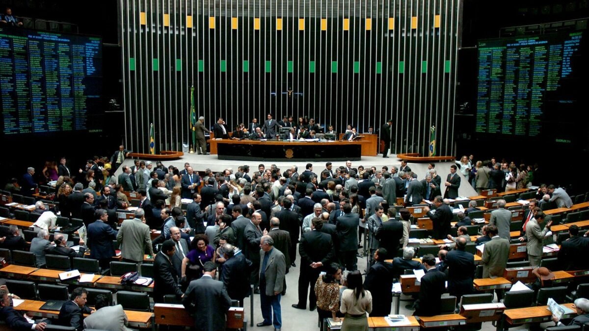 Concurso da Câmara dos Deputados 2026: 66 vagas com salário de R$ 32.070,88