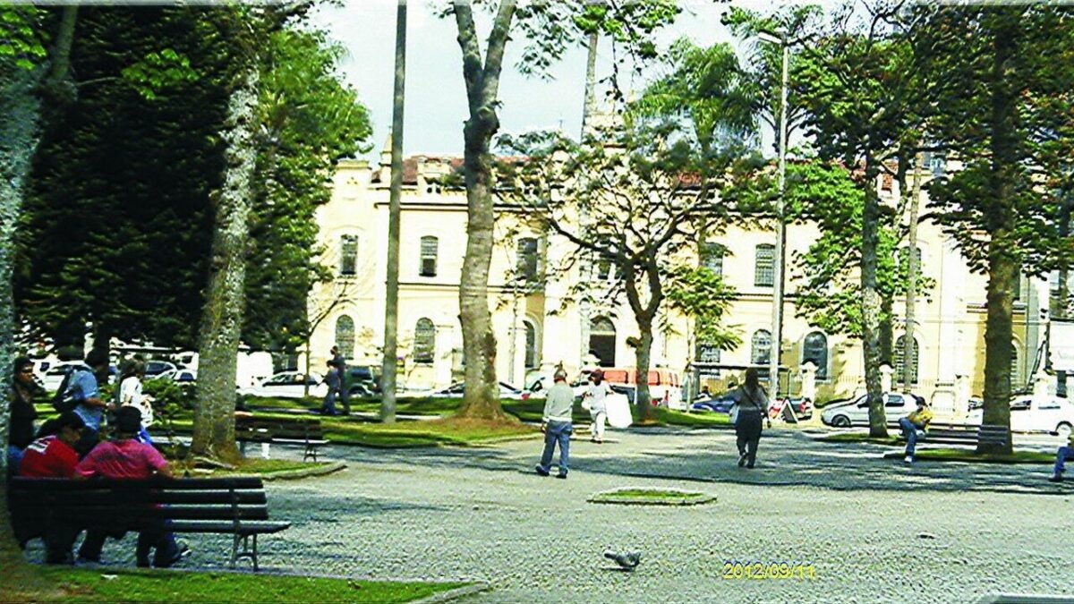 Paciente desaparecida da Santa Casa de Curitiba é encontrada em terminal de Pinhais