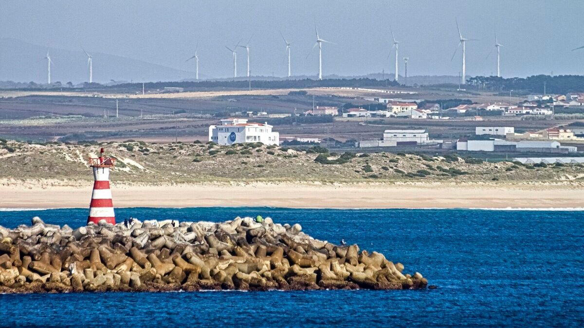 WSL adia etapa de Peniche por falta de ondas; Medina, Ítalo e Yago aguardam quartas