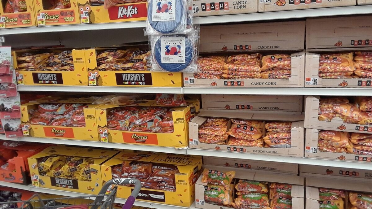 Chocolate de Halloween deve custar 8% mais nos EUA, com gasto recorde de US$ 13,5 bi