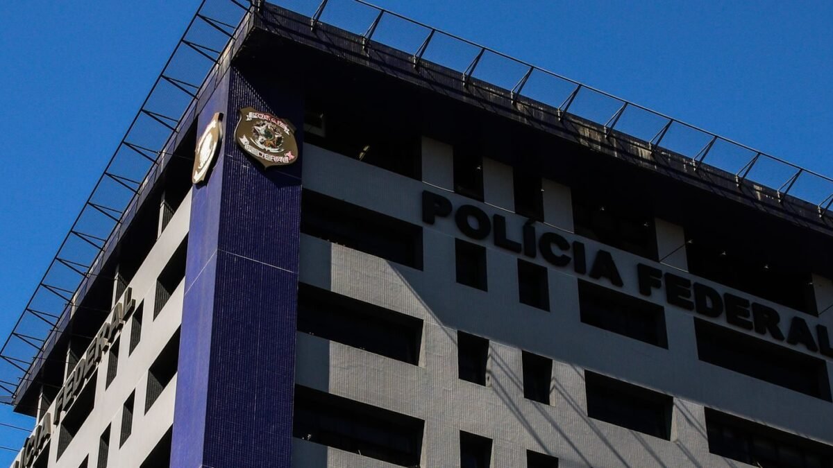 PF faz buscas contra 2 suspeitos de plano contra embaixada dos EUA e diz não ver indícios de risco