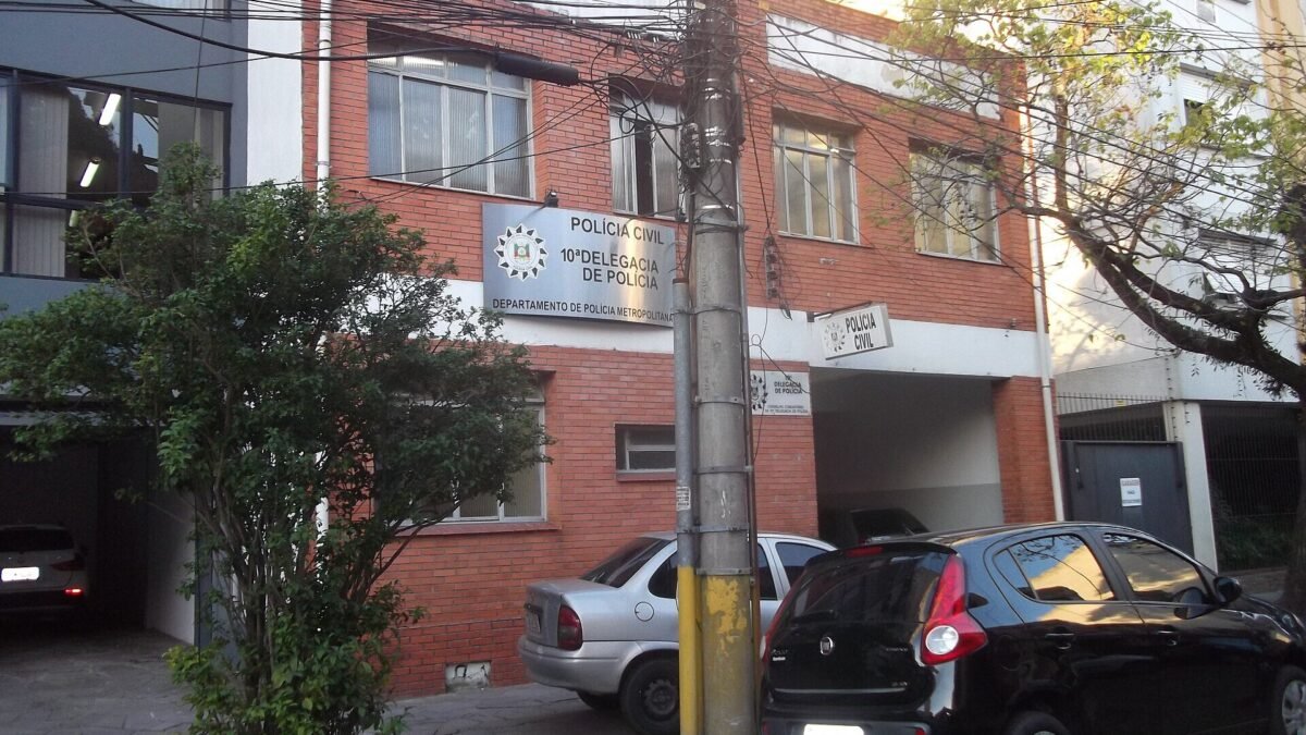 Pastor é morto a tiros dentro de igreja em São Leopoldo (RS); polícia busca dupla