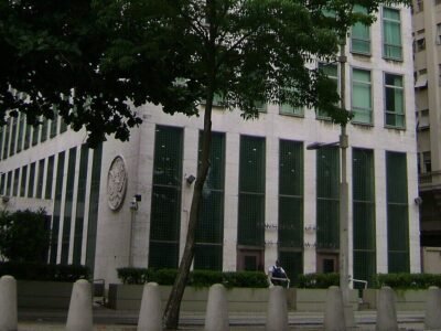 Embaixada e consulados dos EUA no Brasil suspendem atendimento por segurança