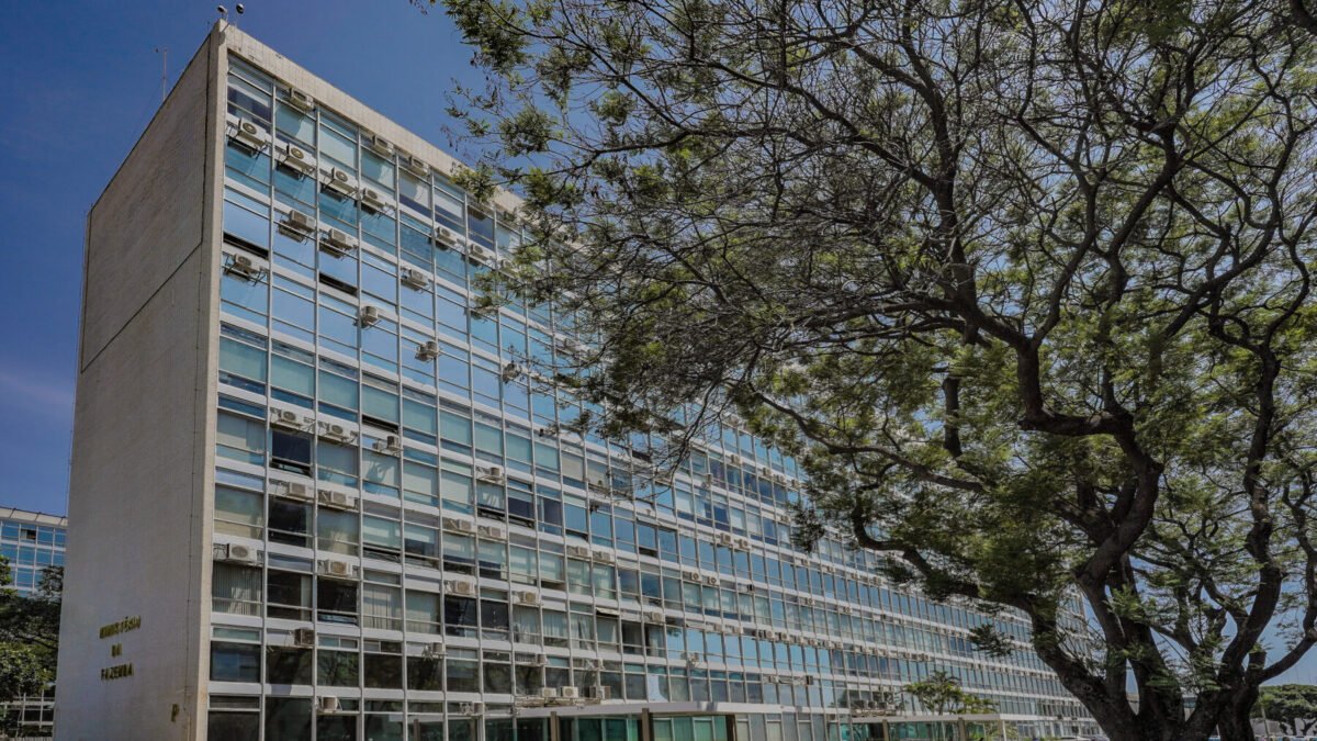 Tesouro Direto abre às 11h28 e taxas dos prefixados têm 2ª maior queda da série