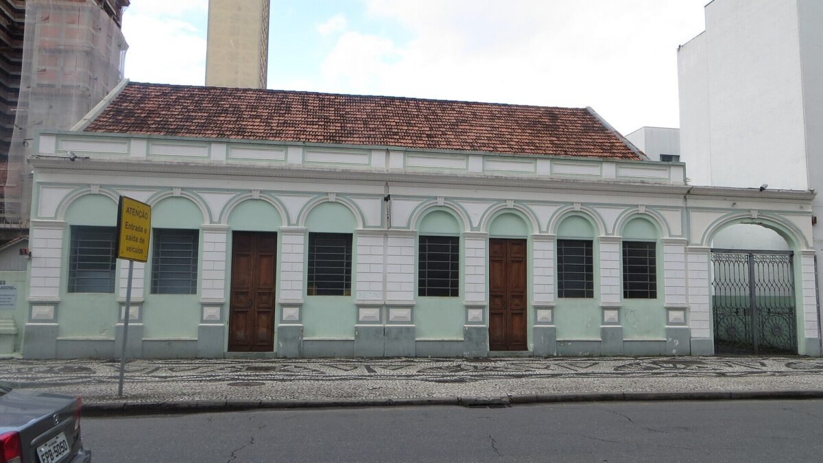 Draco age contra três bingos clandestinos em Curitiba e apreende cerca de 40 máquinas