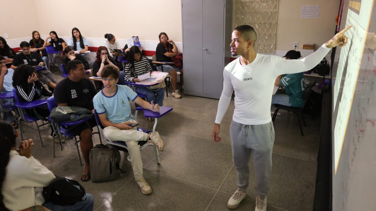 Pé-de-Meia: 7ª parcela de R$ 200 é paga de 19 a 26 de outubro; veja o calendário