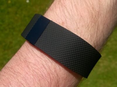 Fitbit Edge: nova pulseira do Google vaza com GPS e bateria de até 7 dias