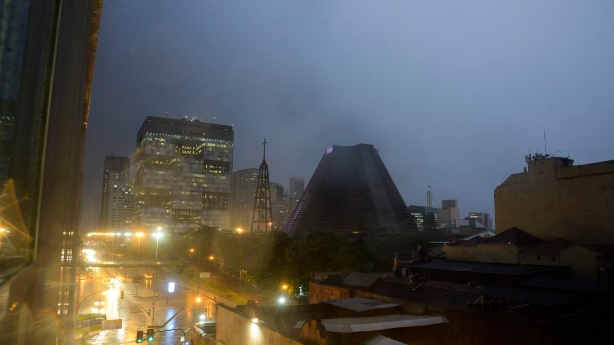 Inmet emite alerta de perigo para tempestade no Vale do Jequitinhonha nesta sexta (2)