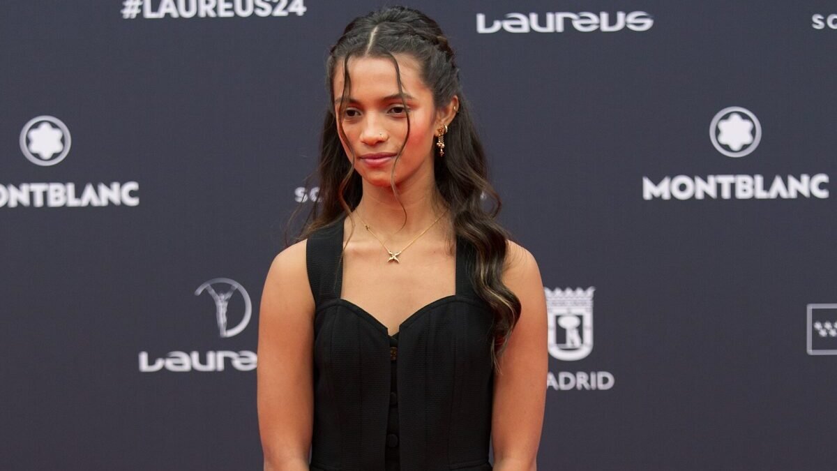 Rayssa Leal pede voto consciente aos 18 anos, mas não declara apoio