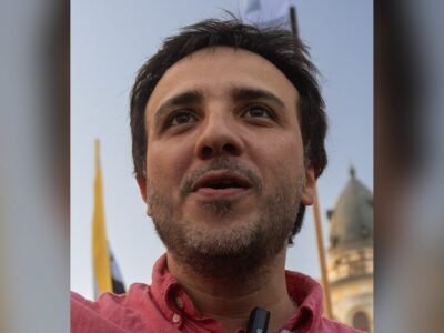 Renan Santos convida Flávio para debate em bar após Globo cancelar encontro