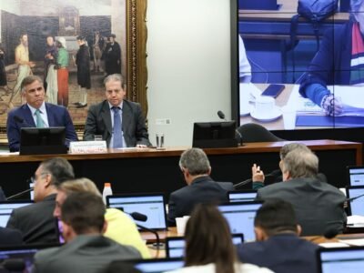 Flávio Bolsonaro quer mudar Constituição: reforma do Judiciário e maioridade penal