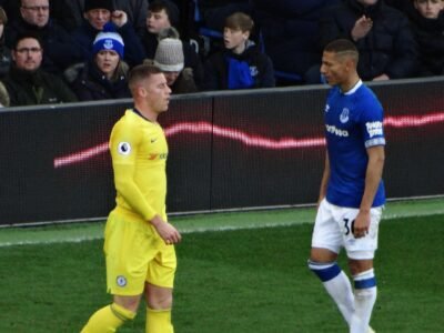 Richarlison é multado em Londres e leva 3 pontos na carteira por avançar sinal vermelho