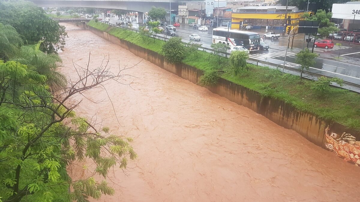 Frente fria traz chuva ao Sudeste nesta sexta (30); BH tem mínima de 16°C
