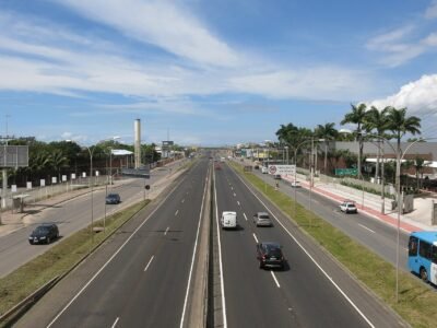 Três pessoas morrem em batida na Rodovia do Sol, em Guarapari; uma delas é criança