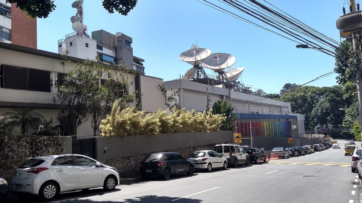 Fato ou Fake, Folha/Lupa e Fenaj checarão ao vivo o debate Lula x Flávio na Globo