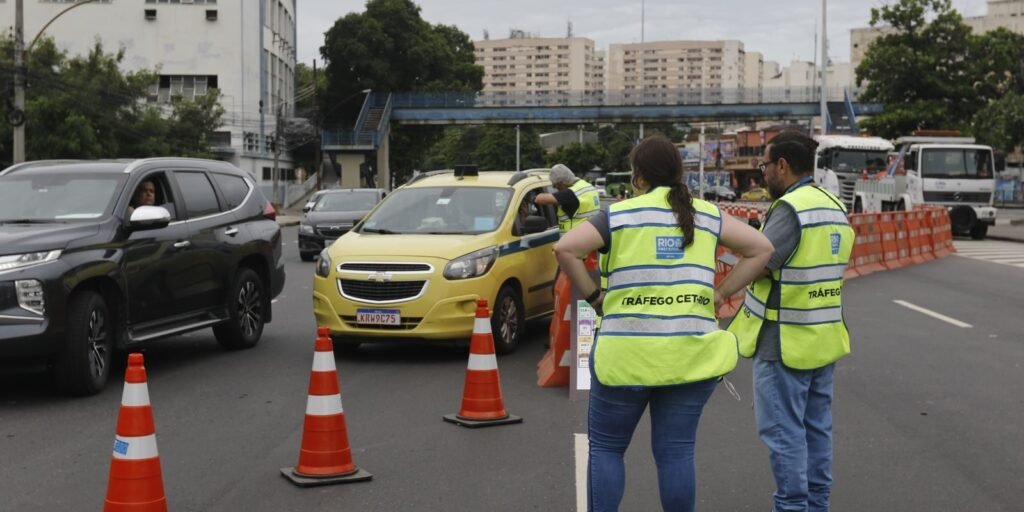 Ruas bloqueadas no entorno do Maracanã, no Rio, para a final da Libertadores de 2023 entre Fluminense e Boca Juniors