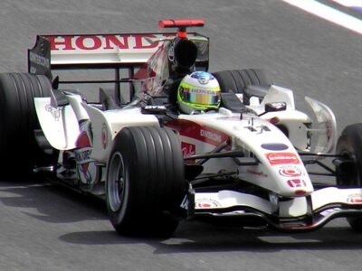 Rubens Barrichello vai pilotar Williams de 2011 em Interlagos no GP de São Paulo