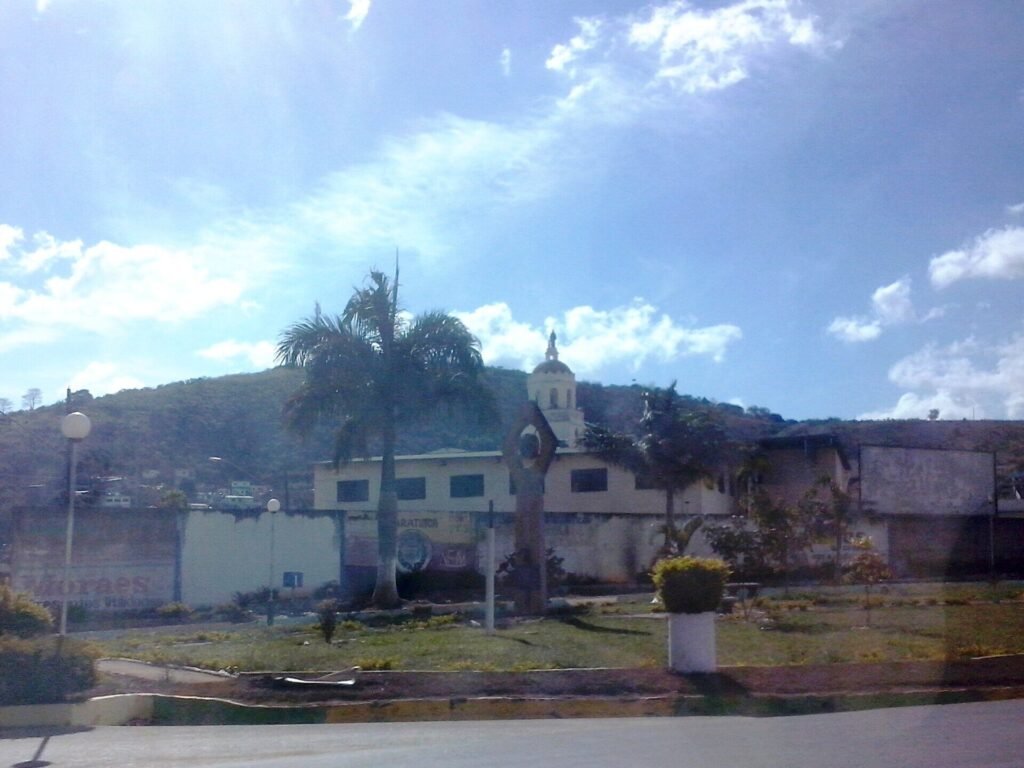 Santa Bárbara do Leste, MG, às margens da BR 116