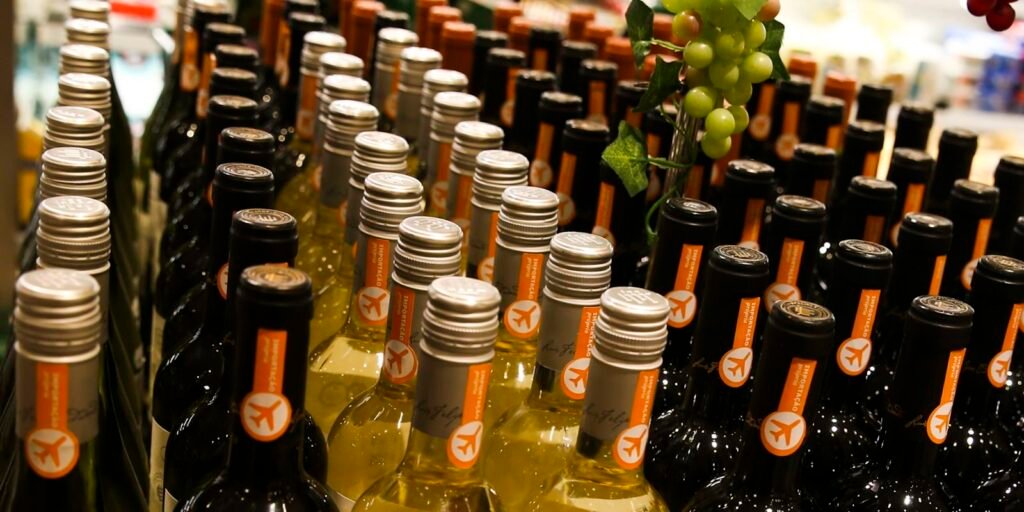 Seção de bebidas alcoólicas em supermercado