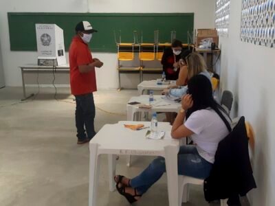 Mesário é levado à delegacia após sugerir voto a eleitor em Santa Gertrudes (SP)
