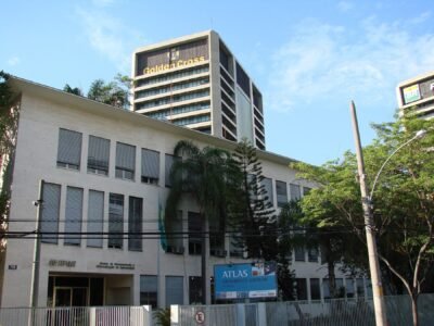 Produção industrial cai 0,6% em agosto, pior que o esperado, diz IBGE
