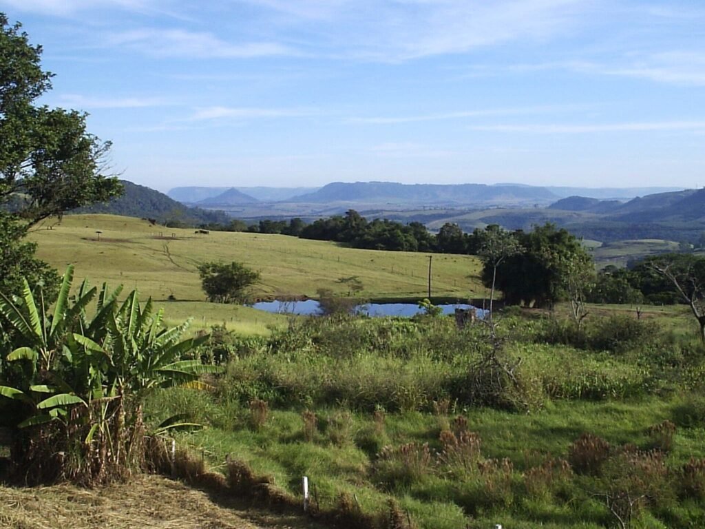Serra de Santana vista da Rodovia Washington Luís (SP-310), km 200