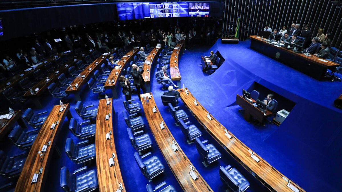 Senado 2026: PL deve ter a maior bancada, e direita pode chegar a mais de 45 cadeiras