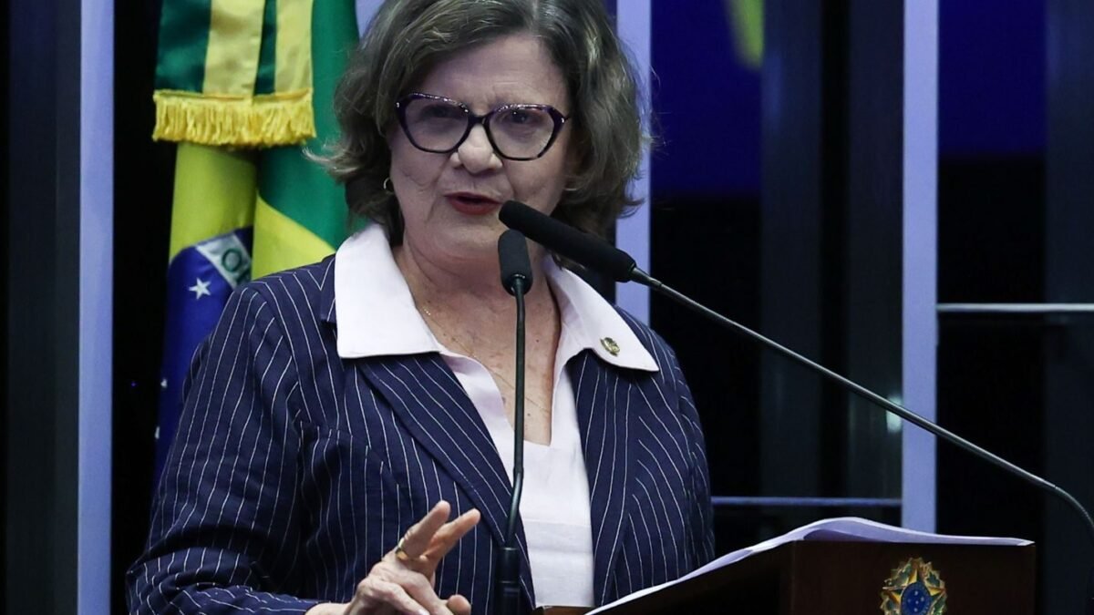 Senado abre discussão da PEC que reduz jornada de 44 para 40 horas