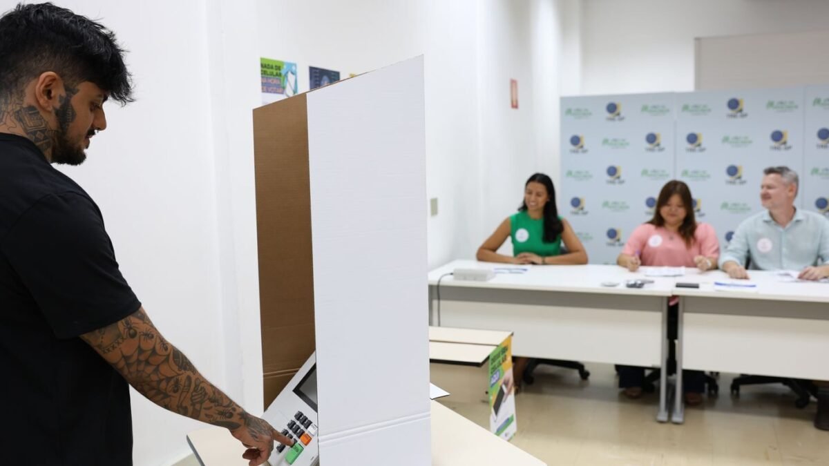 Pode votar de bermuda? Sim; veja o que é proibido neste domingo