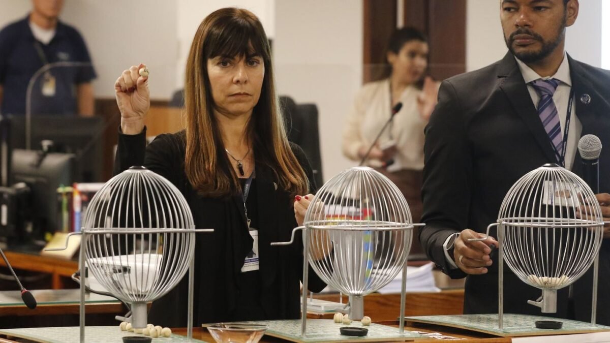 Quatro pessoas morrem em locais de votação no primeiro turno, em PE, RJ, AM e MS