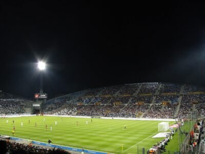 Marselha vira sobre o Angers e vence por 5 a 2 fora de casa na Ligue 1