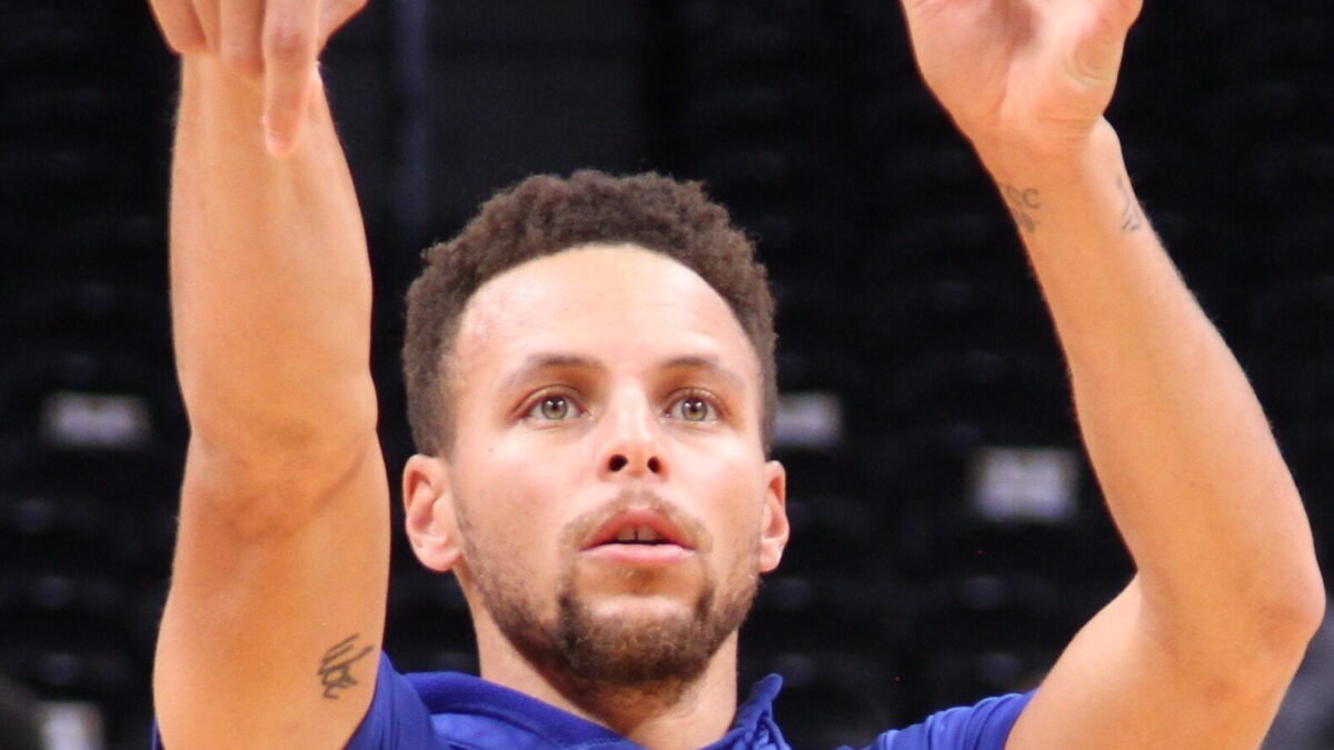 Stephen Curry está fora de Suns x Warriors, marcado para as 23h deste sábado