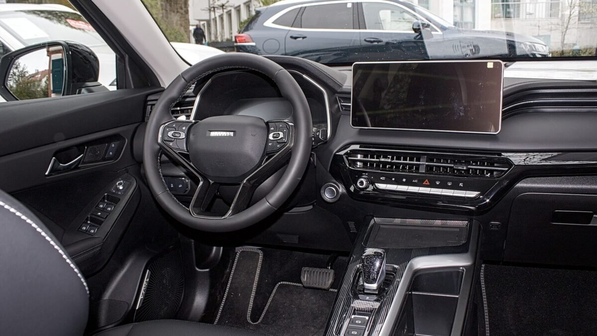 Haval H7 chega ao Brasil por R$ 261 mil com 370 cv e tração integral
