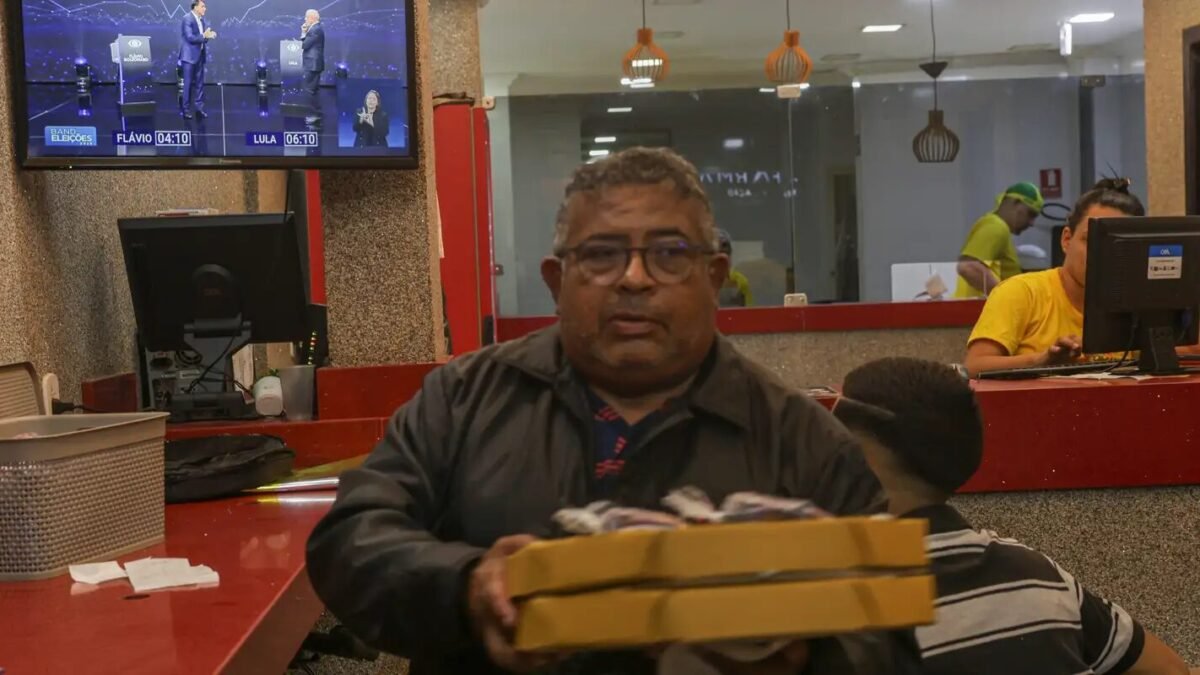 Lula e Flávio Bolsonaro se enfrentam na Globo na sexta (23), às 21h20
