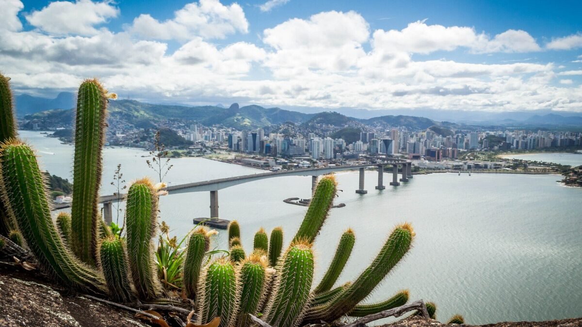 ES tem dois alertas de tempestade neste sábado, com chuva de até 100 mm por dia
