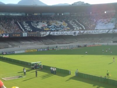 Cauan Barros, do Vasco, sofre acidente de carro e não viaja para jogo com o Boca